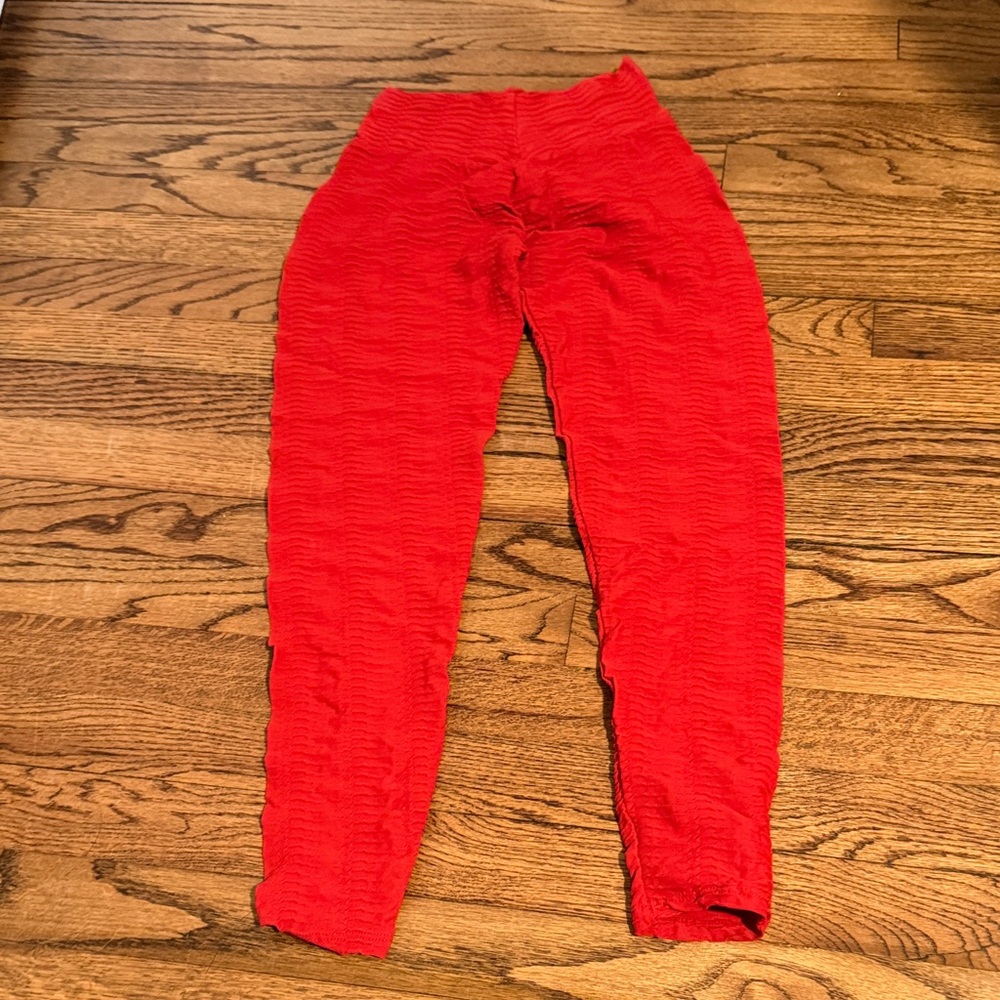 Women’s Red Textured Leggings